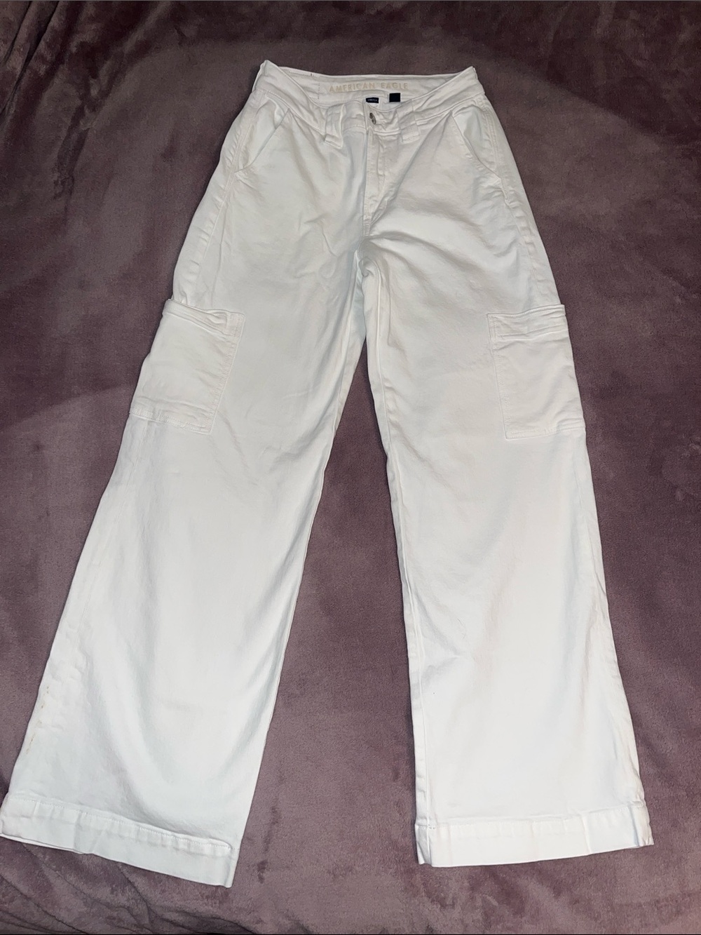 American Eagle White Super High-Rise Baggy Wide-Leg Jeans